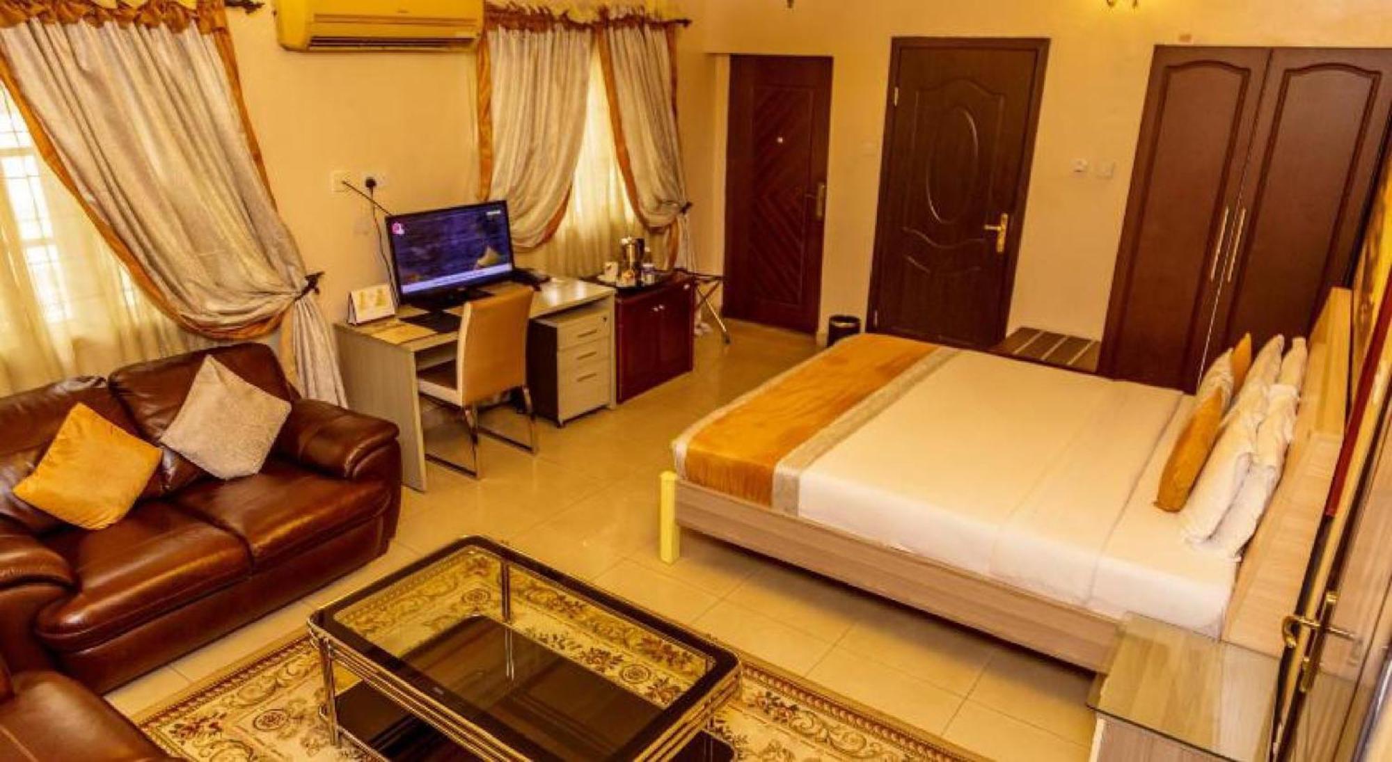 Room In Lodge - Apartment Royale Hotel-3 Bd Apartment Ikeja Exterior foto